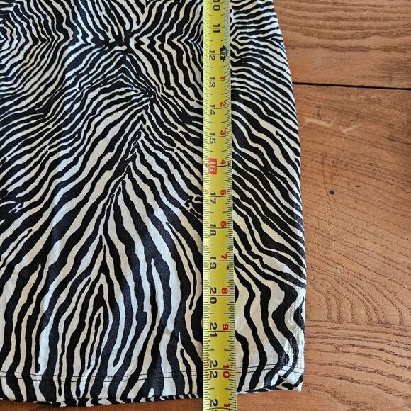 Victoria's Secret 34C Tiger Print Slip Nightie 90s Y2K Vintage Nightie - Picture 4 of 8